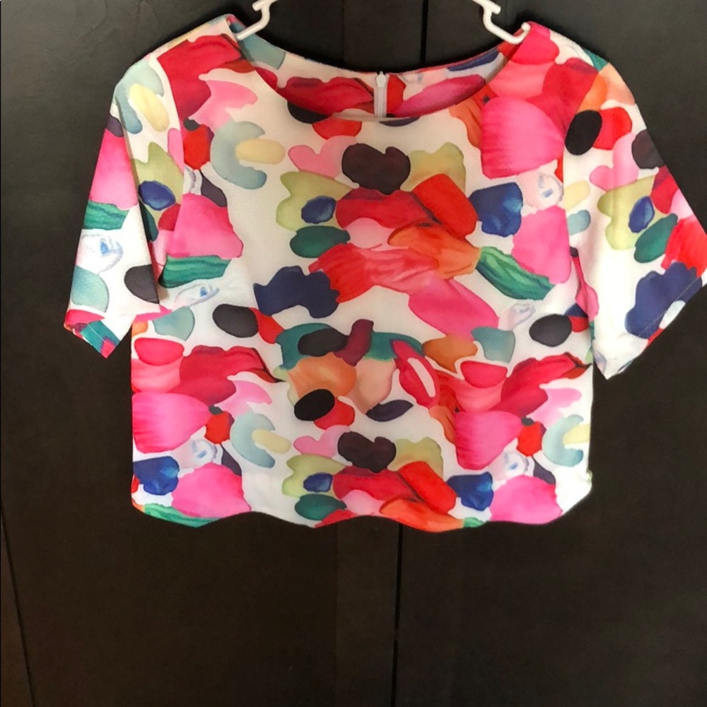 Floral shirt.